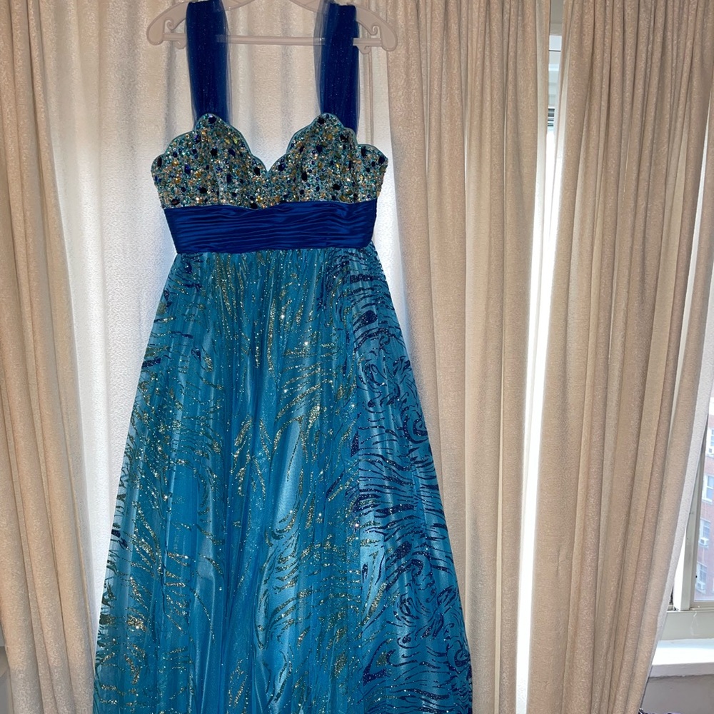 Teal Blue Prom/Homecoming/Pageant Dress - Picture 2 of 11